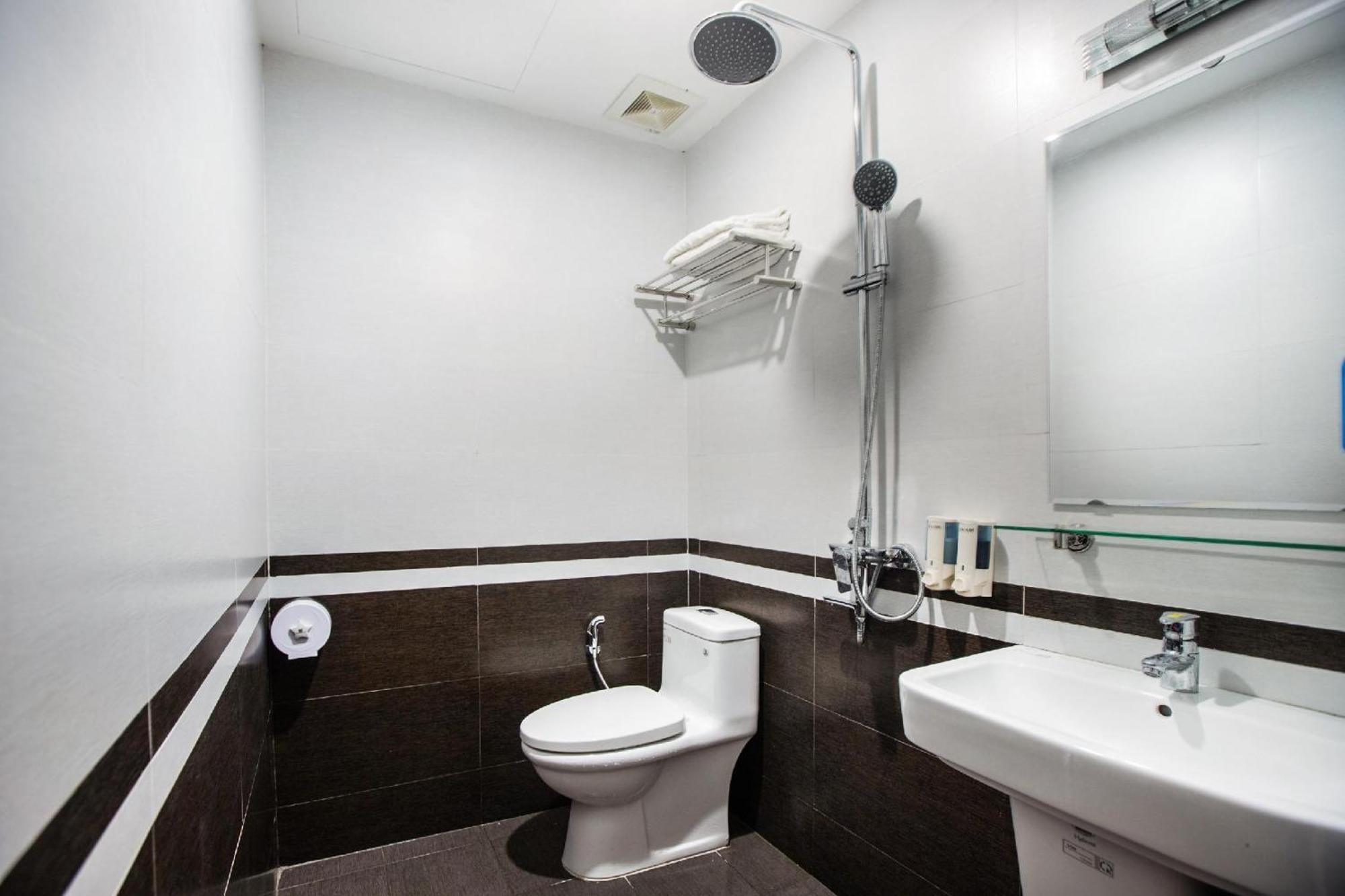 Khach San Giao Thong Hotel Hanoi Exterior foto